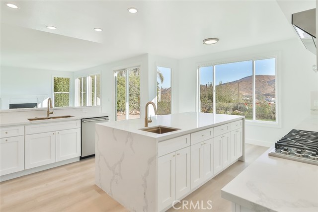 Detail Gallery Image 7 of 45 For 3966 Leighton Point Rd, Calabasas,  CA 91301 - 5 Beds | 4/1 Baths