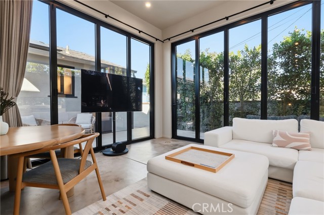 16914 Budlong photo 22