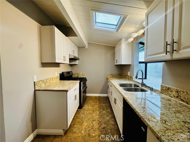 Detail Gallery Image 12 of 22 For 9 Dunlap, Bakersfield,  CA 93309 - 4 Beds | 2 Baths