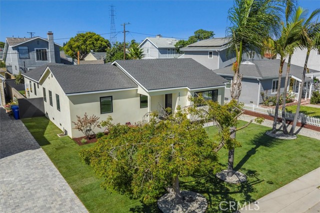 2411 Thomas Avenue, Redondo Beach CA: https://media.crmls.org/medias/25a19d9a-bdff-44ca-91f1-662b6ac66606.jpg