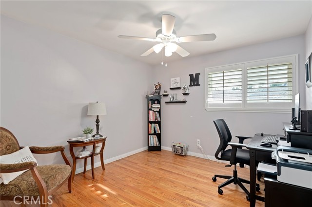 Detail Gallery Image 16 of 27 For 11917 Paso Robles, Granada Hills,  CA 91344 - 3 Beds | 2 Baths