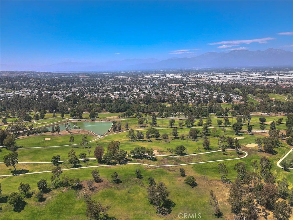 https://media.crmls.org/medias/25a203b2-aec6-44bd-bda6-8b7f23b4c4f0.jpg?preset=X-Large