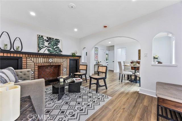 3135 Minnesota Street, Los Angeles CA: https://media.crmls.org/medias/25a2439a-2986-4d28-a6c5-9d09b8367f8f.jpg