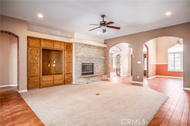 3400 Medallion Rose Avenue, Bakersfield CA: https://media.crmls.org/medias/25a24ea9-53d7-494f-bc14-ea2c6dd18ceb.jpg