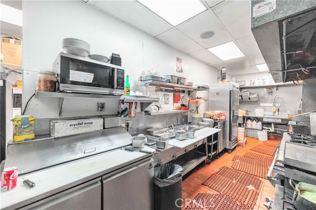 1020 E K E Avenue, Lancaster CA: https://media.crmls.org/medias/25a3943c-87c7-4bcd-a339-b5e78075786f.jpg
