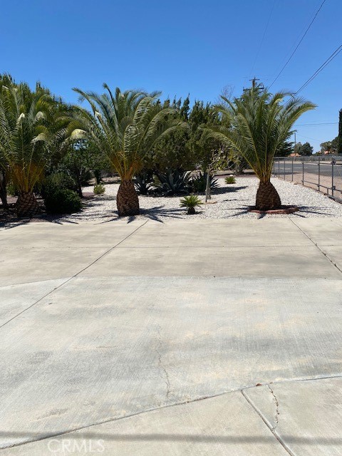 15805 Muscatel Street, Hesperia CA: https://media.crmls.org/medias/25a39c32-5cc2-40e6-8428-965eda54f7cf.jpg