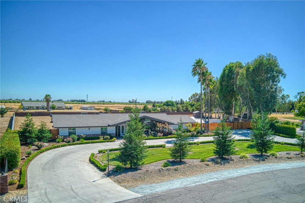 8639 E Los Altos Avenue