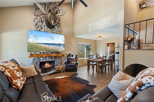 Detail Gallery Image 7 of 46 For 28975 Lotusgarden Dr, Canyon Country,  CA 91387 - 4 Beds | 3 Baths