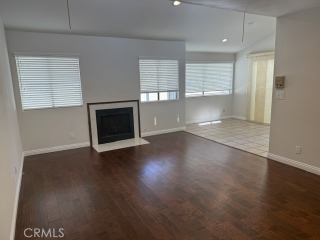 22135 Burbank photo 7