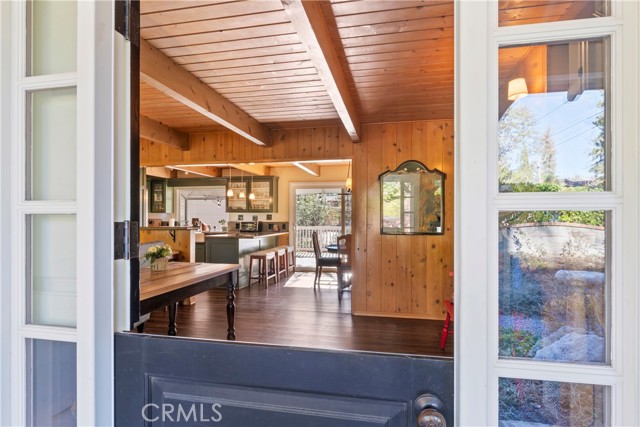 Detail Gallery Image 5 of 68 For 27685 High Knoll Rd., Lake Arrowhead,  CA 92352 - 4 Beds | 4 Baths