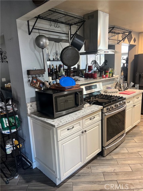 10984 Lincroft Road, Hesperia CA: https://media.crmls.org/medias/25a46734-695d-479e-aef4-256e26394f11.jpg