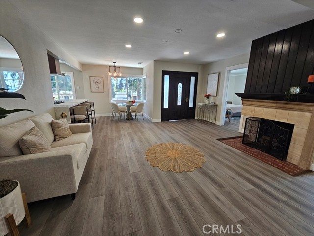 9951 Glencrest Circle, Sun Valley CA: https://media.crmls.org/medias/25a4cab9-23f8-448a-a655-16f0aa0d92db.jpg