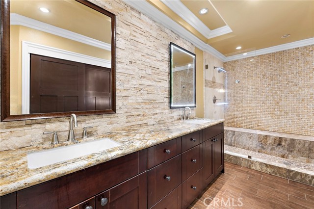 24210 Jasper Lake Lane, Lake Forest CA: https://media.crmls.org/medias/25a4d01f-8c35-4a8d-bb71-cf153ea26e8c.jpg