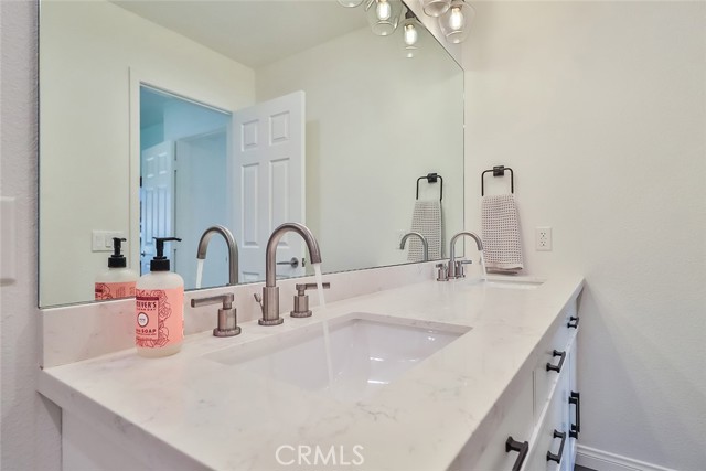 2505 Peachwood Place, Westlake Village CA: https://media.crmls.org/medias/25a5dec1-b861-4343-8565-61e95b1735fc.jpg