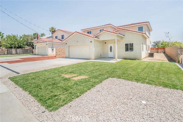 555 N Meridian Avenue, San Bernardino CA: https://media.crmls.org/medias/25a5f146-5513-458d-b255-41105866cf69.jpg