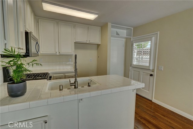 Detail Gallery Image 7 of 28 For 425 1/2 Dahlia Ave, Corona Del Mar,  CA 92625 - 2 Beds | 2 Baths