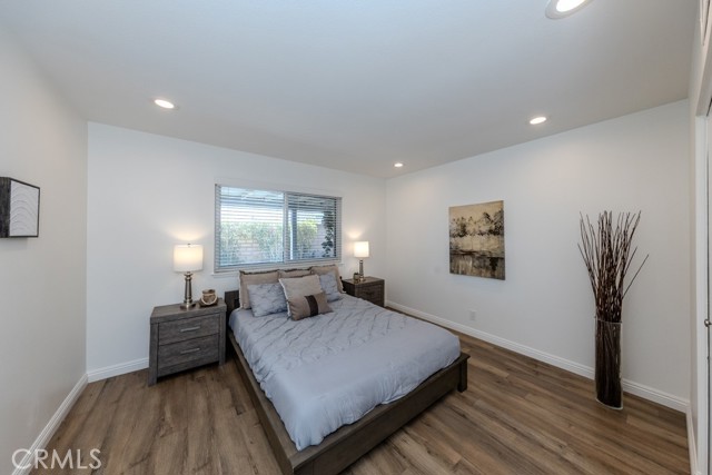 Detail Gallery Image 9 of 14 For 582 N La Nae Cir, Orange,  CA 92869 - 4 Beds | 2 Baths