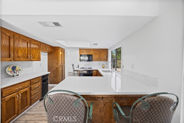 601 Las Arenas Court, Bakersfield CA: https://media.crmls.org/medias/25aa4ecb-a4bf-42dc-8265-c93797974809.jpg