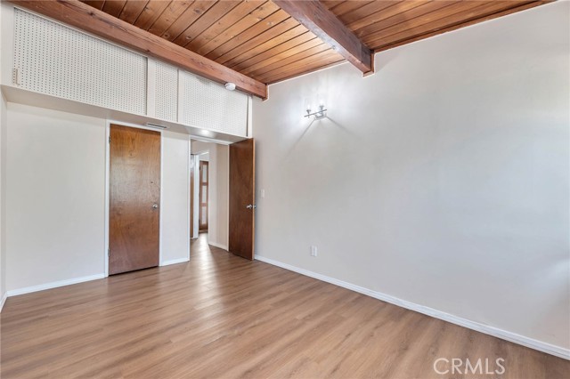 Detail Gallery Image 13 of 22 For 16465 Donmetz St, Granada Hills,  CA 91344 - 4 Beds | 2 Baths