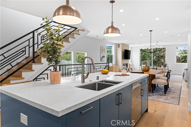 1212 19th Street, Hermosa Beach, California 90254, 4 Bedrooms Bedrooms, ,4 BathroomsBathrooms,Residential,For Sale,19th,SB26062974