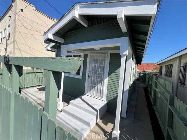 Detail Gallery Image 3 of 12 For 1084 N Almond Ct, Long Beach,  CA 90813 - 1 Beds | 1 Baths