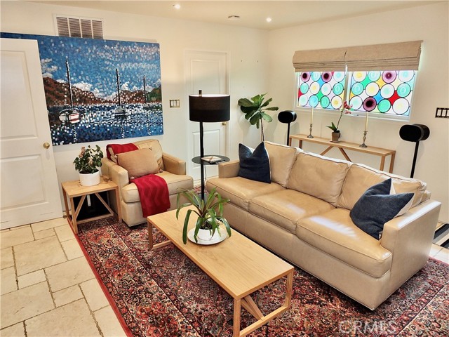 Detail Gallery Image 34 of 71 For 89 Rivo Alto Canal, Long Beach,  CA 90803 - 5 Beds | 3/1 Baths