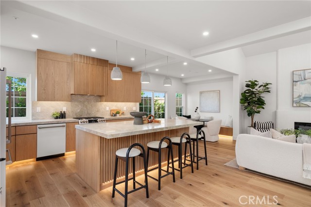 Detail Gallery Image 5 of 29 For 2116 Colina Vista Way, Costa Mesa,  CA 92627 - 3 Beds | 2/1 Baths
