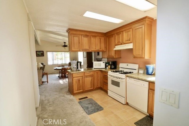 Detail Gallery Image 18 of 32 For 1251 Sky Lake Ave #330,  Brea,  CA 92821 - 2 Beds | 1/1 Baths