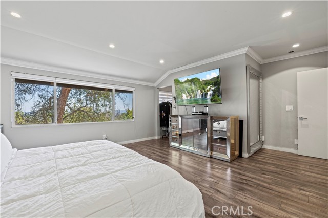 9778 Via Roma, Burbank CA: https://media.crmls.org/medias/25ad4566-46ce-4ffb-9e8d-475209b3be5e.jpg