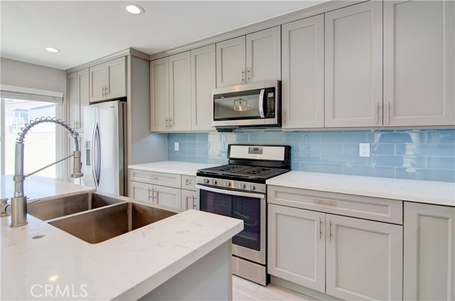 Detail Gallery Image 11 of 29 For 622 20th St, Huntington Beach,  CA 92648 - 3 Beds | 2/1 Baths