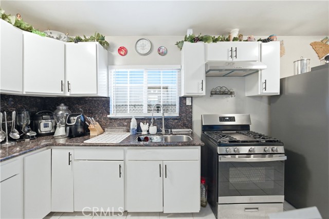 Detail Gallery Image 9 of 41 For 12118 Barnwall, Norwalk,  CA 90650 - 4 Beds | 2 Baths