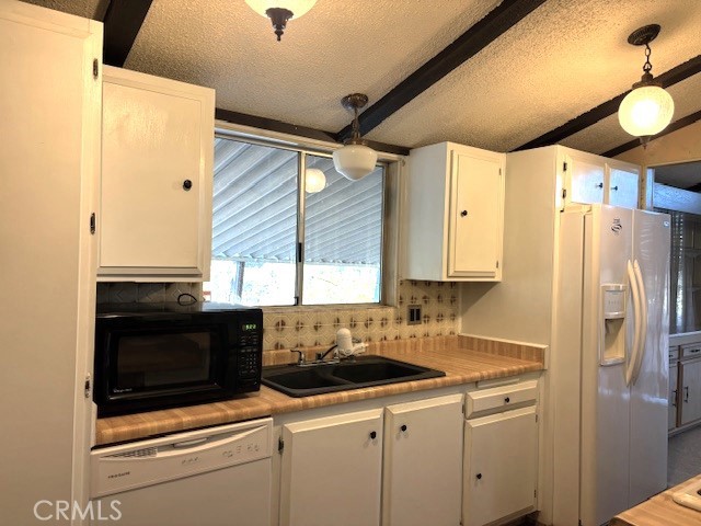 Detail Gallery Image 11 of 22 For 7425 Church #111,  Yucca Valley,  CA 92284 - 2 Beds | 2 Baths