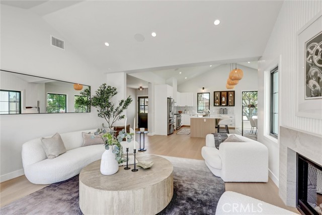 Detail Gallery Image 14 of 39 For 6451 Firebrand St, Los Angeles,  CA 90045 - 4 Beds | 3/1 Baths