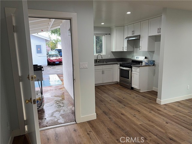 Detail Gallery Image 11 of 44 For 13105 Desmond, Pacoima,  CA 91331 - 5 Beds | 2 Baths