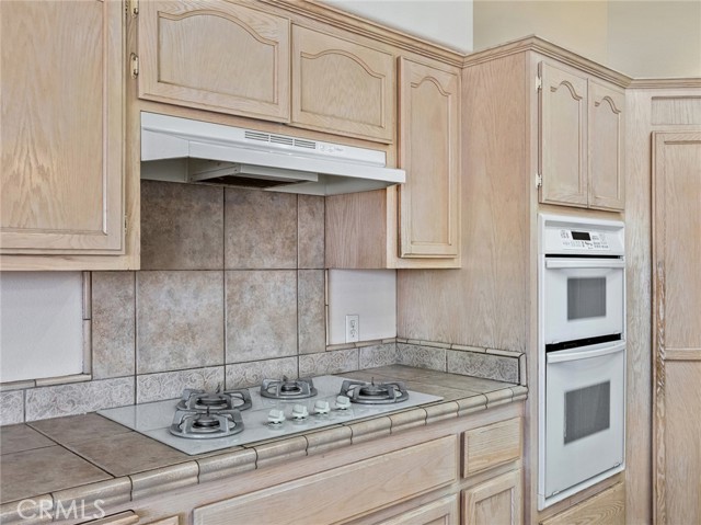 Detail Gallery Image 18 of 57 For 16992 Joshua, Apple Valley,  CA 92307 - 5 Beds | 4 Baths