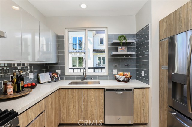 6 Oakmont Street, Phillips Ranch CA: https://media.crmls.org/medias/25b03789-eb67-4c6c-90a8-55ce10f331bb.jpg
