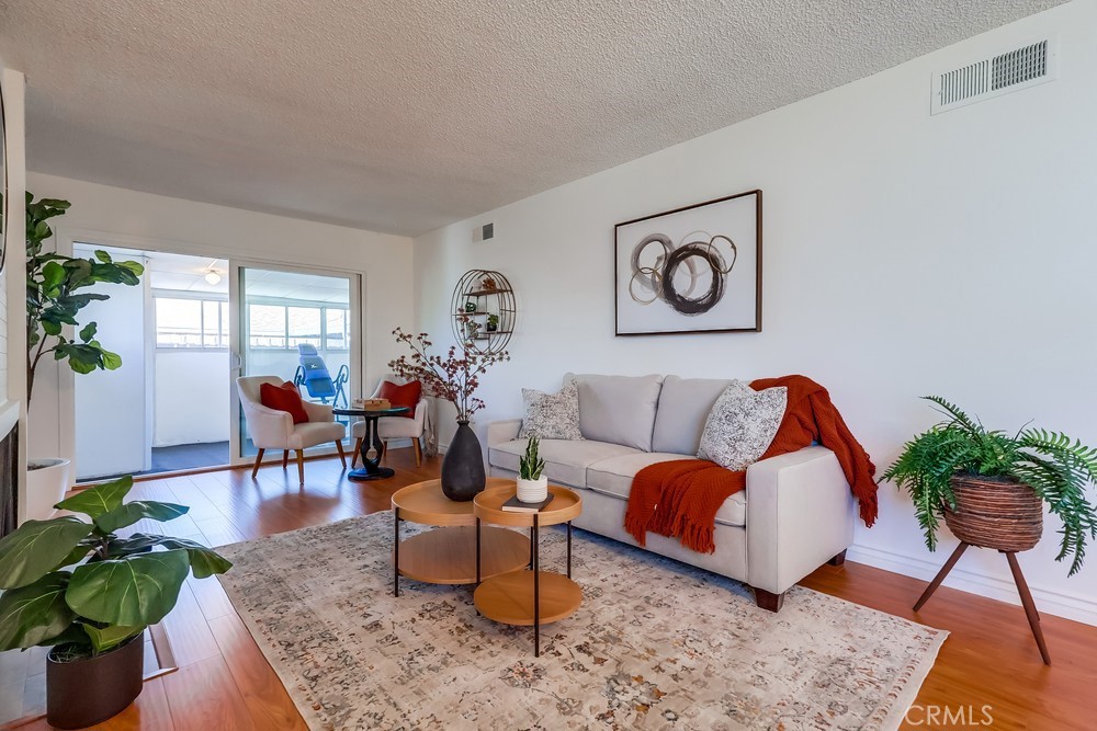 26832 Avenue Of The Oaks #D