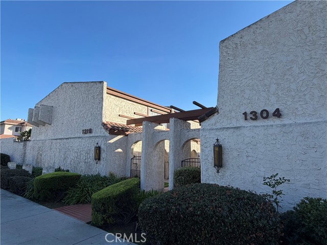 Detail Gallery Image 2 of 11 For 1304 Elm #13,  San Gabriel,  CA 91775 - 2 Beds | 2 Baths