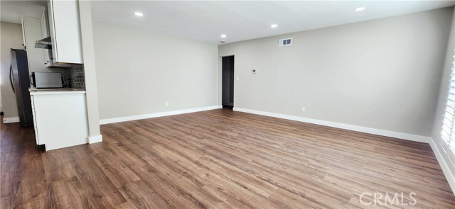 Detail Gallery Image 4 of 21 For 17020 Purche Ave, Torrance,  CA 90504 - 3 Beds | 2 Baths