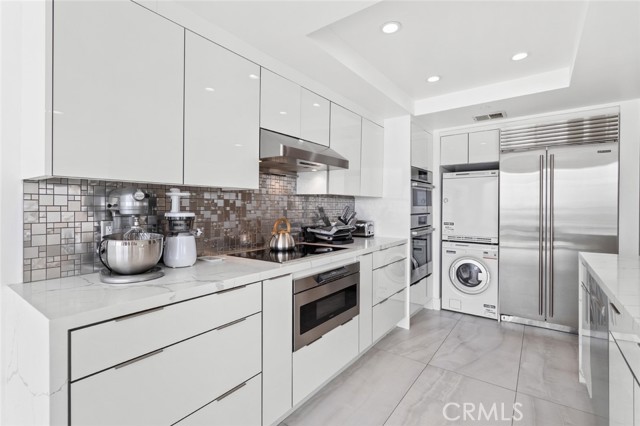 850 E Ocean Boulevard, Long Beach CA: https://media.crmls.org/medias/25b20d04-13f3-457e-bdbd-33ad53fe75eb.jpg