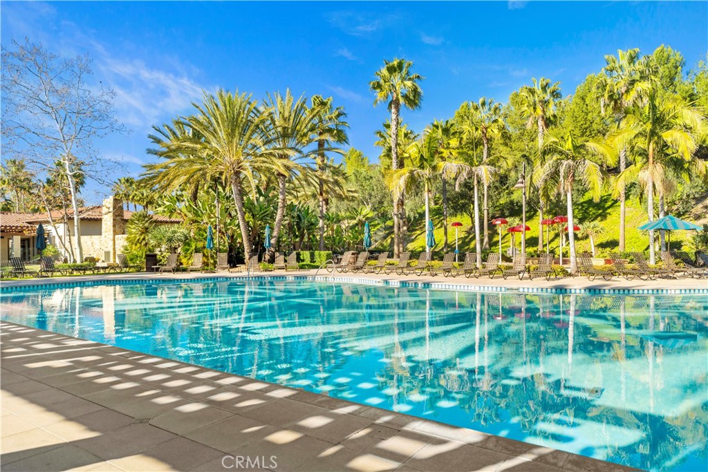 https://media.crmls.org/medias/25b24b7a-8aae-4d4b-a85b-97b829259f69.jpg?preset=X-Large