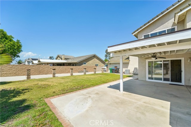 3622 Broken Twig Drive, Norco CA: https://media.crmls.org/medias/25b27979-e80d-4572-a7f3-ad7292b184c3.jpg