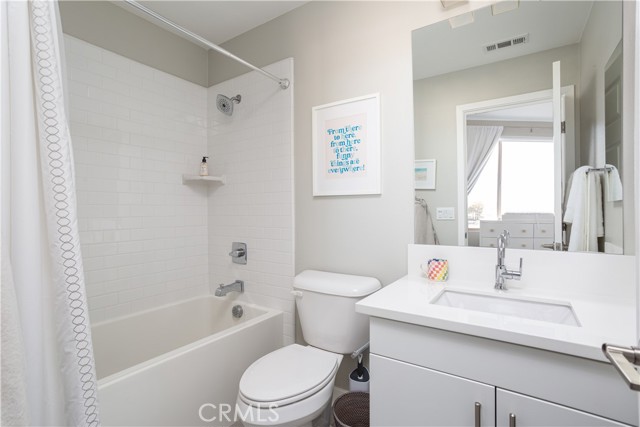 Detail Gallery Image 14 of 24 For 72 Ebb Tide Cir, Newport Beach,  CA 92663 - 3 Beds | 3/1 Baths