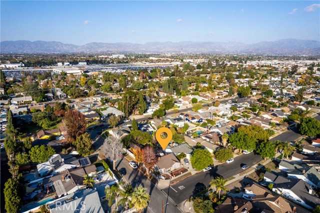 Detail Gallery Image 52 of 60 For 14027 Wyandotte St, Van Nuys,  CA 91405 - 4 Beds | 4 Baths