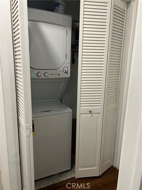 Detail Gallery Image 7 of 13 For 5713 Woodman, Valley Glen,  CA 91401 - 2 Beds | 1 Baths
