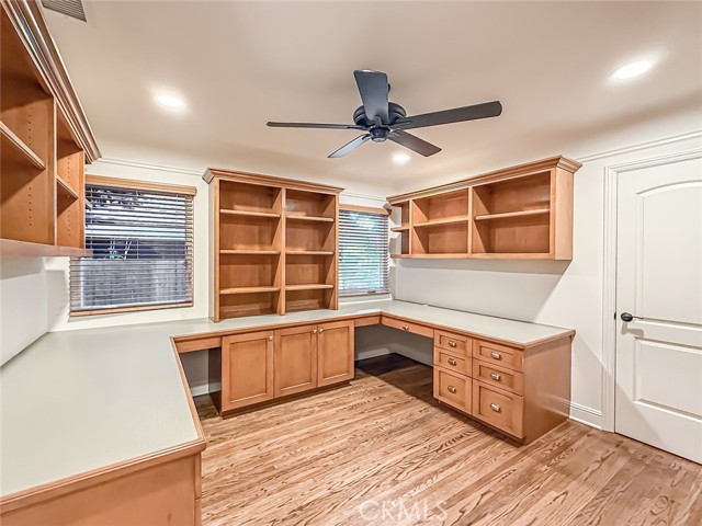 Detail Gallery Image 27 of 60 For 15452 Varden, Sherman Oaks,  CA 91403 - 4 Beds | 4 Baths