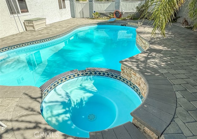 17547 Rushing Drive, Granada Hills CA: https://media.crmls.org/medias/25b46d84-f8c9-4fcf-a4cf-30d32ae83eb7.jpg