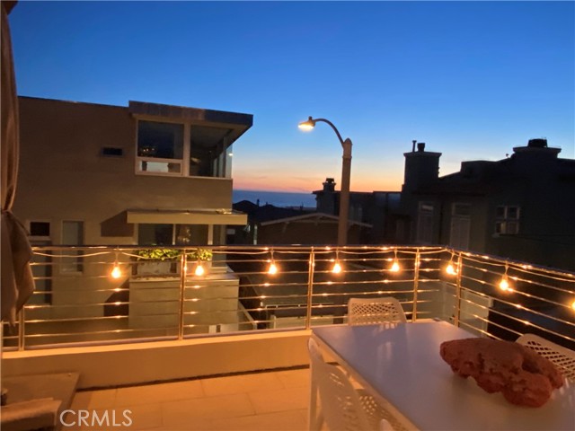 2437 Manhattan Avenue, Hermosa Beach, California 90254, 5 Bedrooms Bedrooms, ,4 BathroomsBathrooms,Residential,Sold,Manhattan,SB21258344