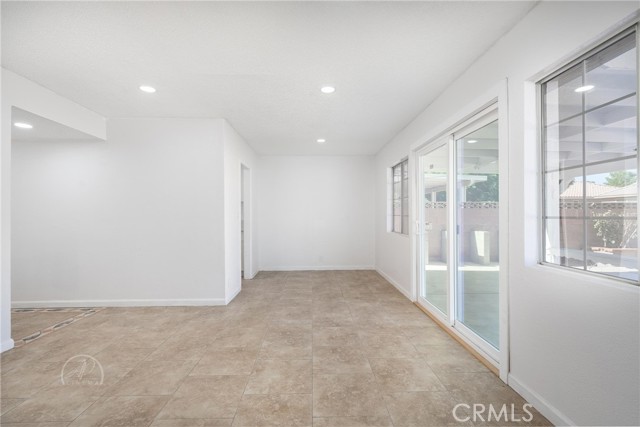 Detail Gallery Image 8 of 26 For 45557 3rd St, Lancaster,  CA 93535 - 4 Beds | 2 Baths