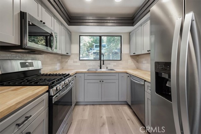 Detail Gallery Image 26 of 50 For 695 Grass Valley Rd, Lake Arrowhead,  CA 92352 - 3 Beds | 2 Baths